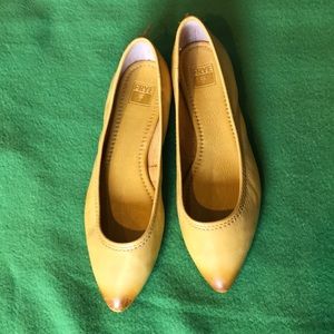 Brand New Frye Regina Flats